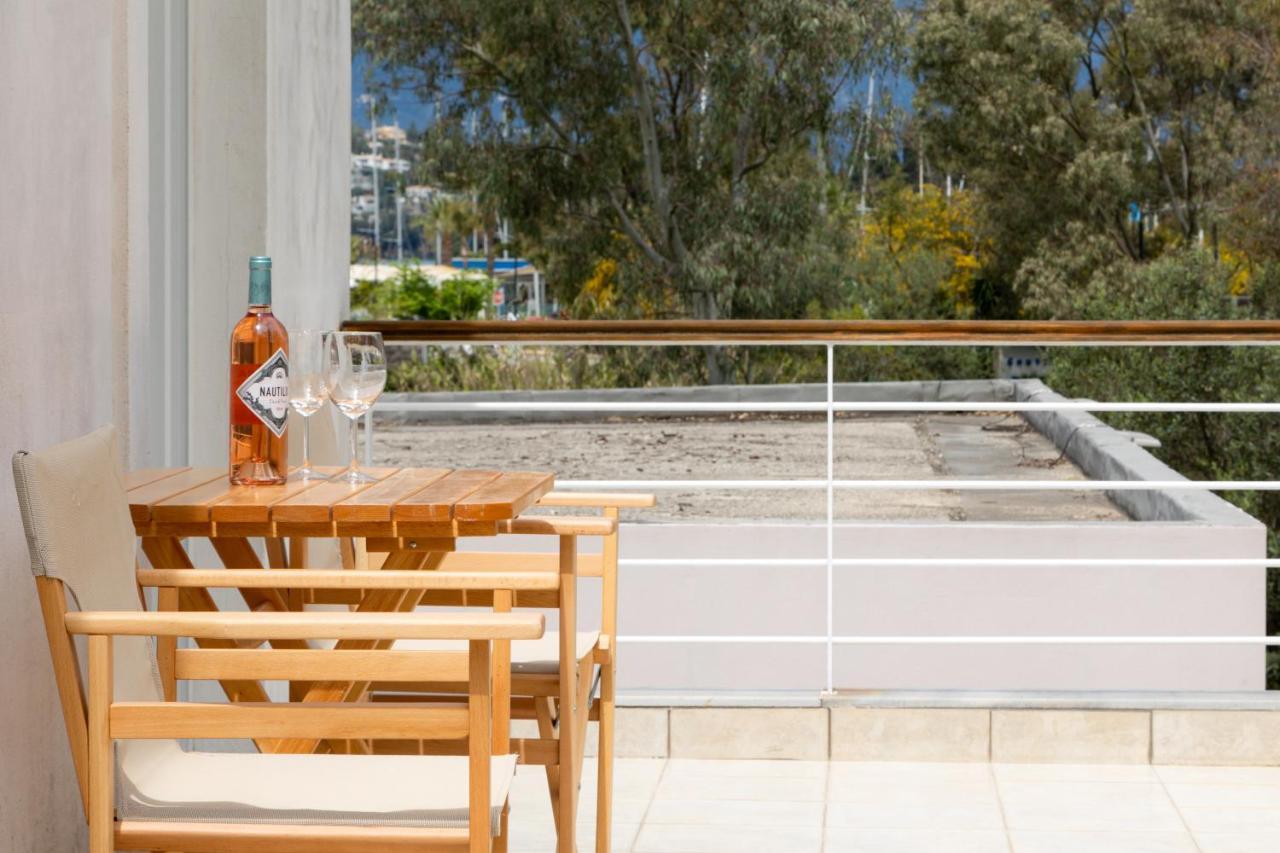 Konstantino'S Corfu Marina View Apartment Kontokali Bagian luar foto